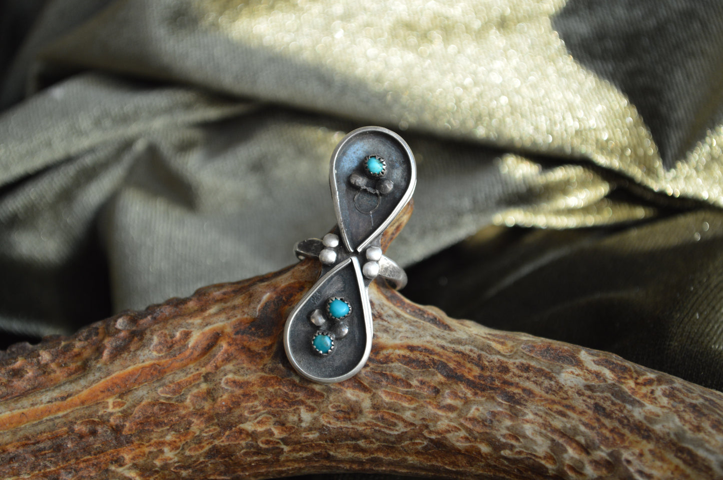 The Figure of Eight Ring